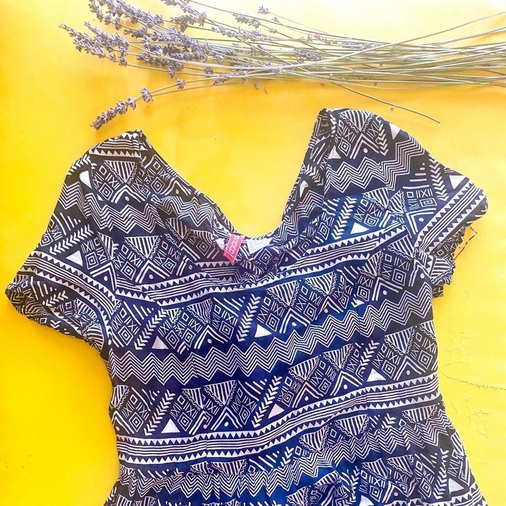 Divided Geometric Summer Dress ▪Size 8